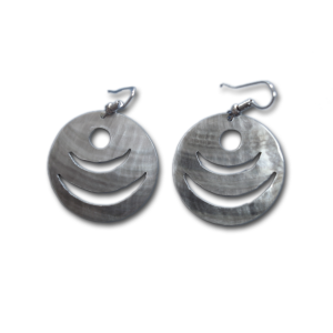 Hoa tai mặt cười xác đen