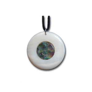 Mặt đập không khoan lỗ trai trắng