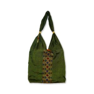 Túi khoác vai màu xanh cốm thêu nhiều hoạ tiết đứng